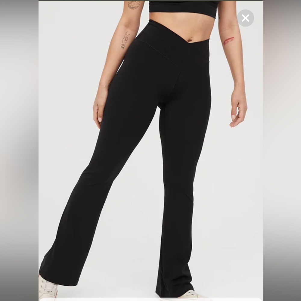 NWOT American Eagle OFFLINE Aerie Real Me High Waisted Crossover Flare Legging